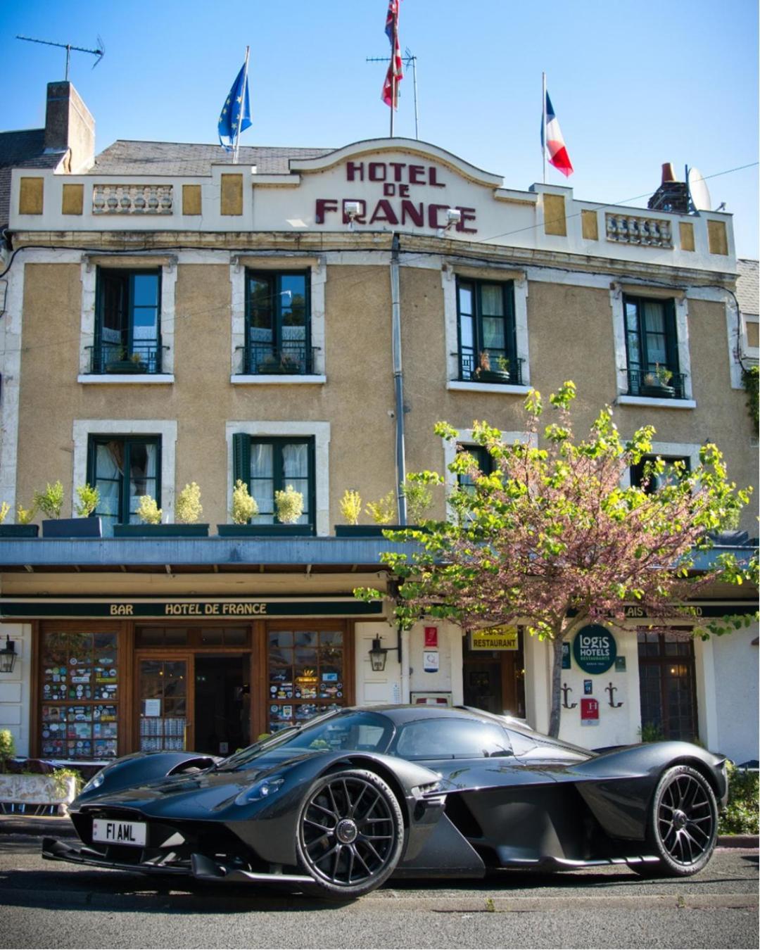 Logis Hotel De France La Chartre-sur-le-Loir Exterior foto